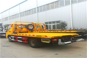 玉林附近拖车救援搭电